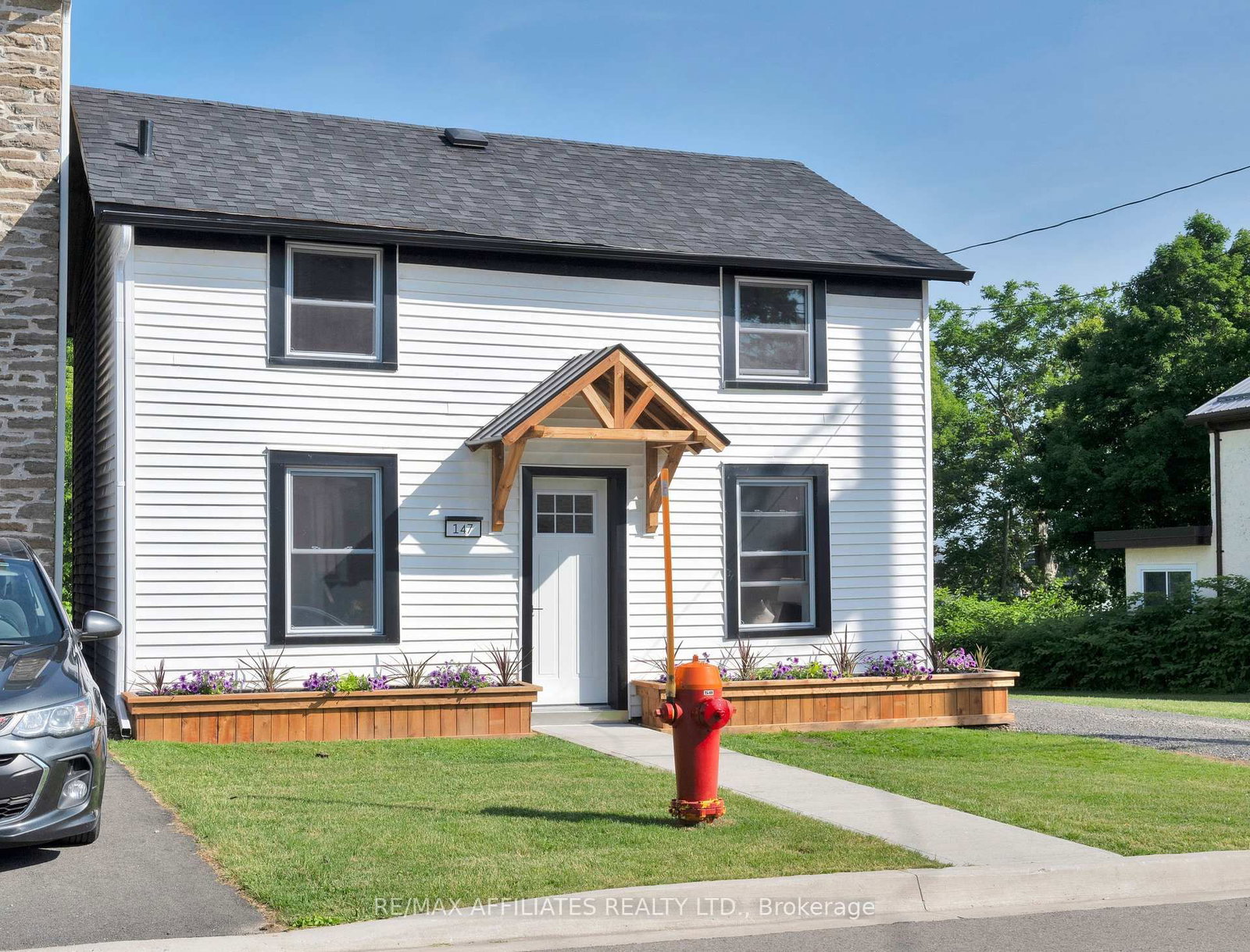 Listing Image 4