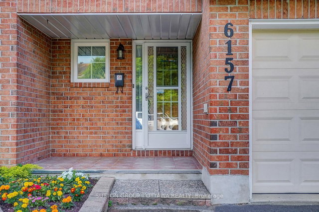 6157 Oak Meadows Dr, Ottawa, ON | Condos.ca