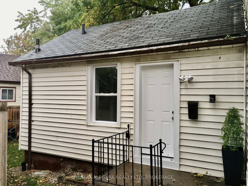 Rear Unit - 163 Welland Ave, St. Catharines, L2R 2N9 | Image 3