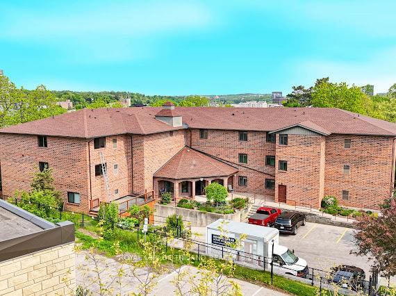 206 - 4 Albert St, Cambridge, N1R 3M4 | Image 2