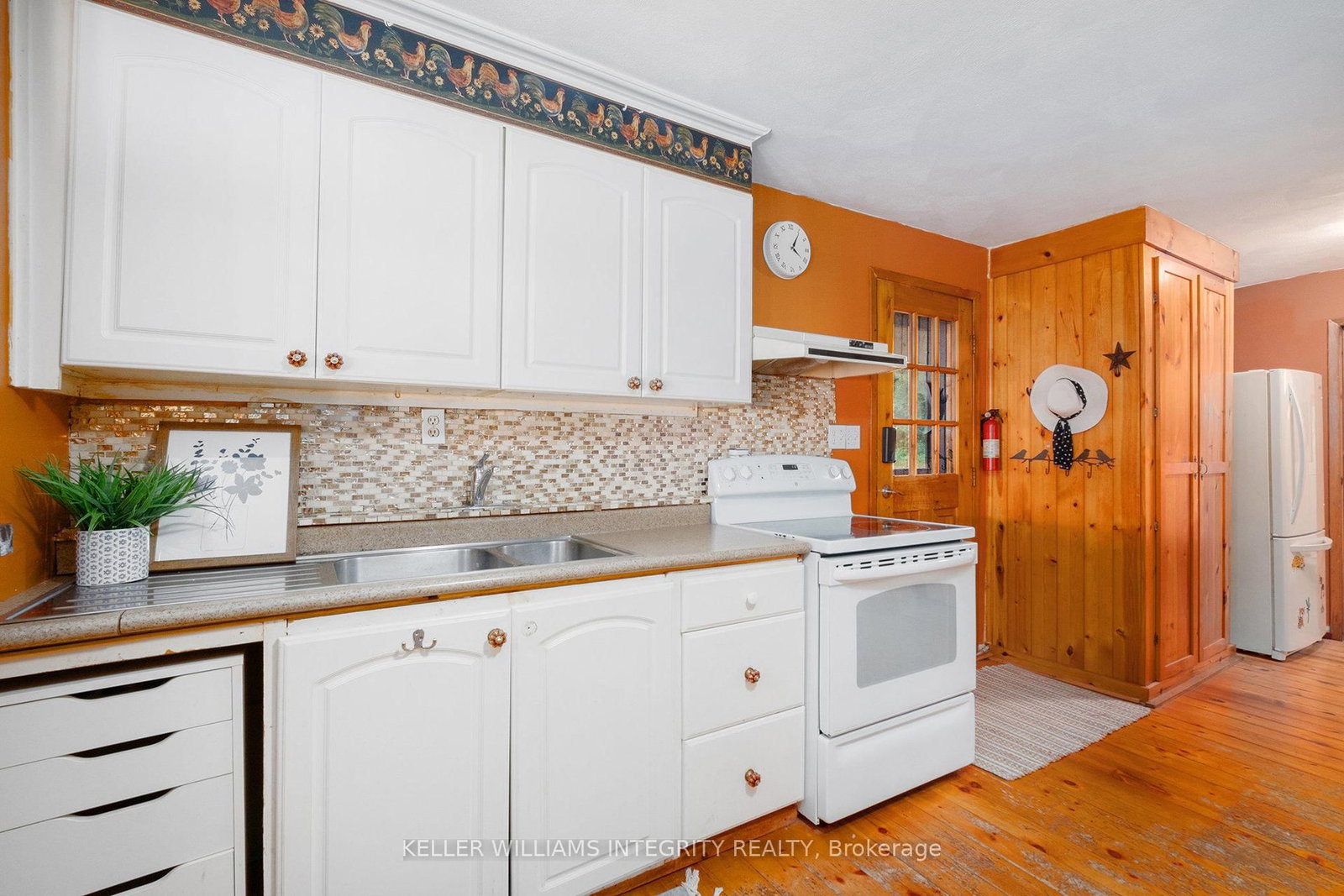 Listing Image 9