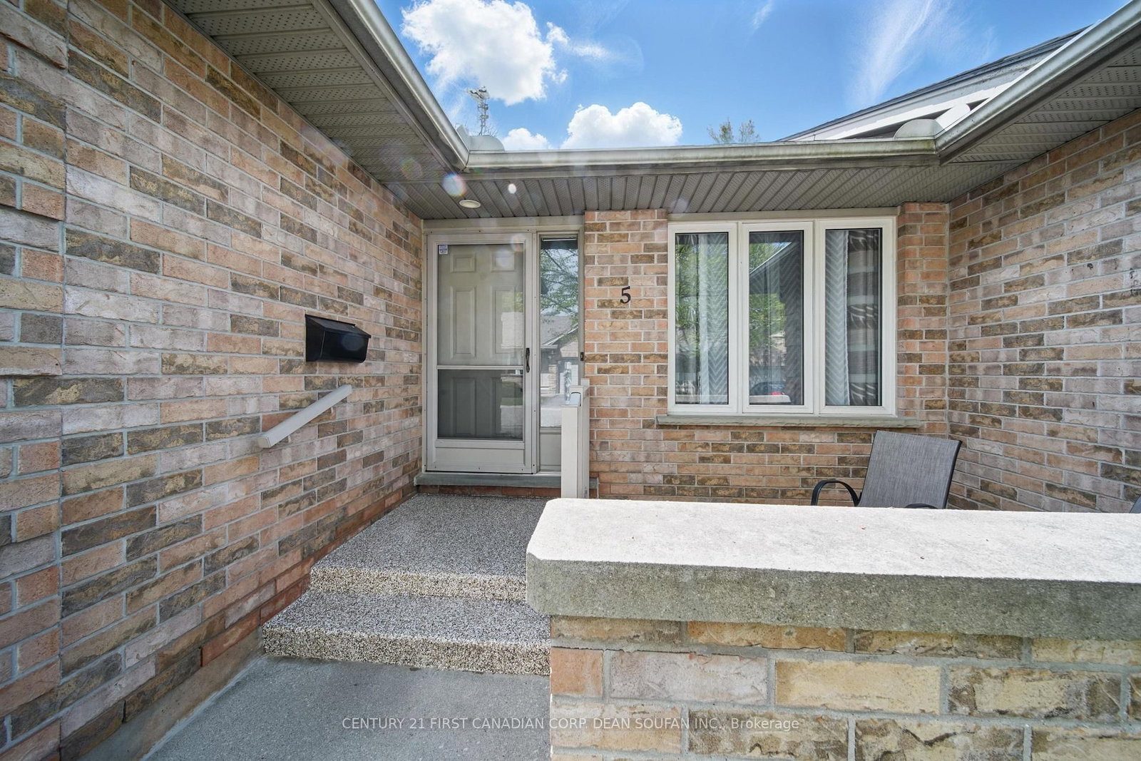 Listing photo 4