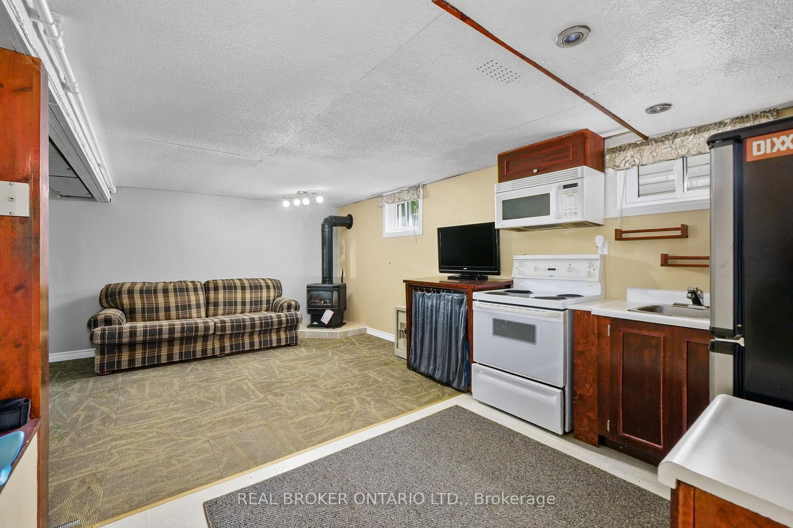 Listing Image 22