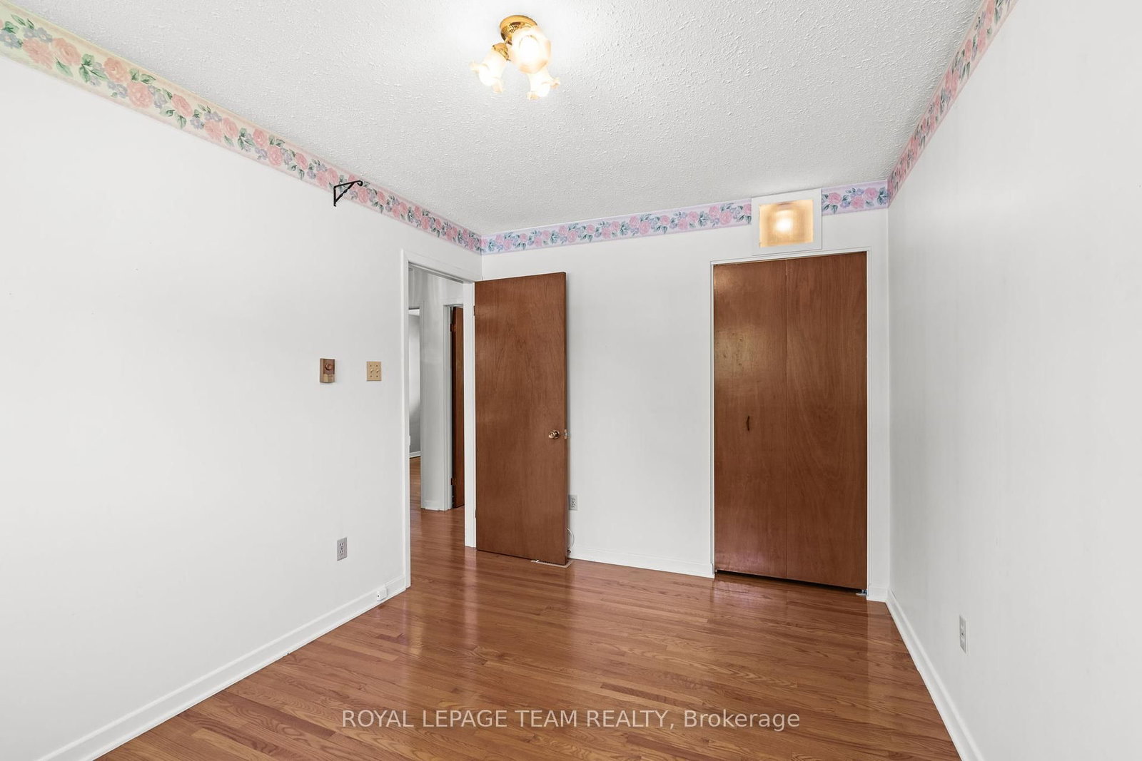 Listing Image 28