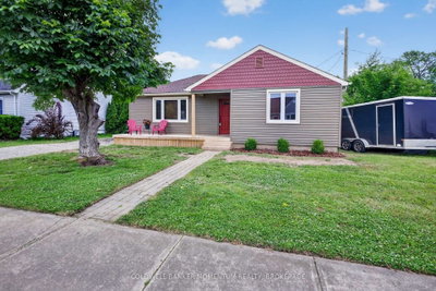 Detached House sold at 18 Princess Street, St. Catharines, Ontario, L2P 2R1 - E. Chester - MLS: X12247281