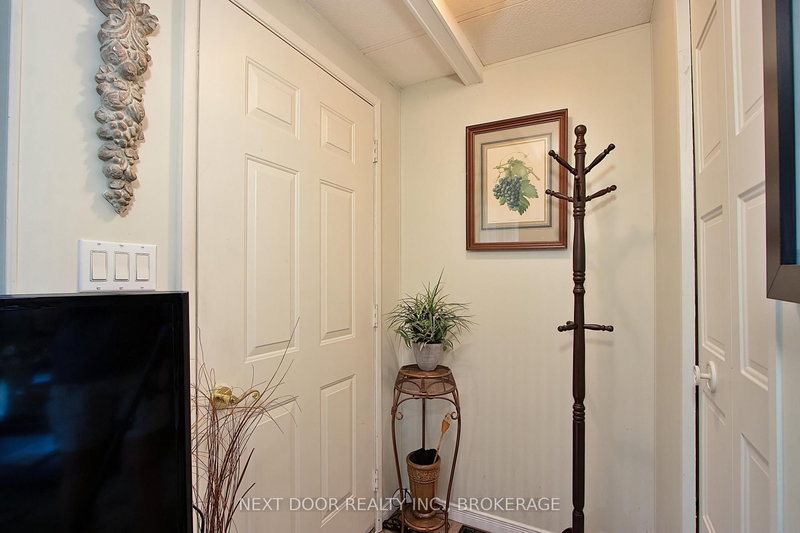 208 Biltmore Dr, South Huron, N0M 1T0 | Image 3