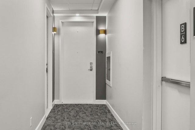 606 - 129A South Street