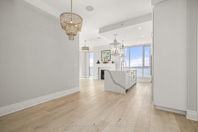 606 - 129A South Street