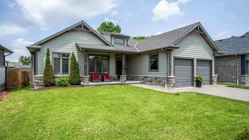688 Woods Edge Rd, Strathroy Caradoc - Mount Brydges image-0-0