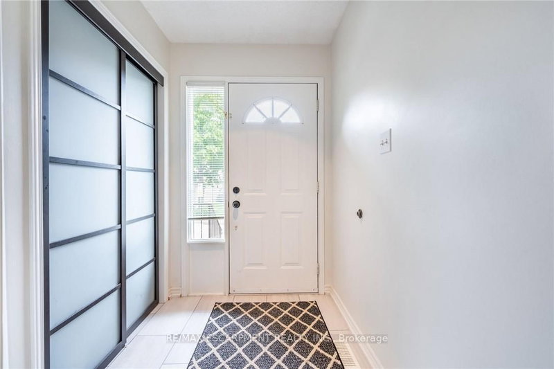 24 - 100 Vineberg Dr, Hamilton, L8W 3X4 | Image 3