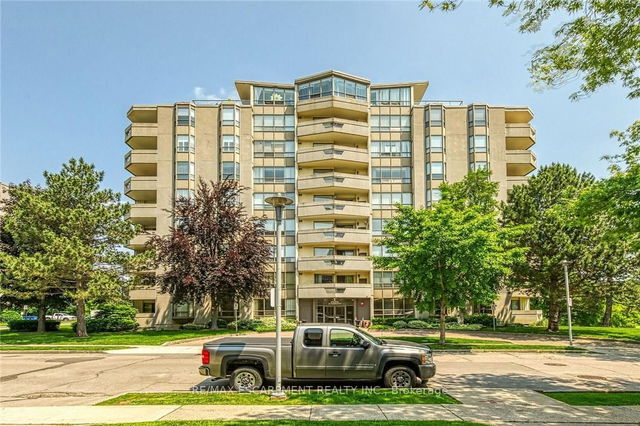 112 - 8 Village Green