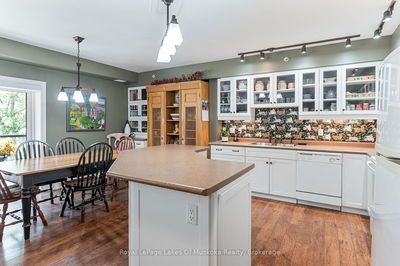 Unit 205 — 391 Manitoba St, Bracebridge -  image-0-2