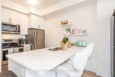 Unit 46 — 590 North Service Road — photo 6