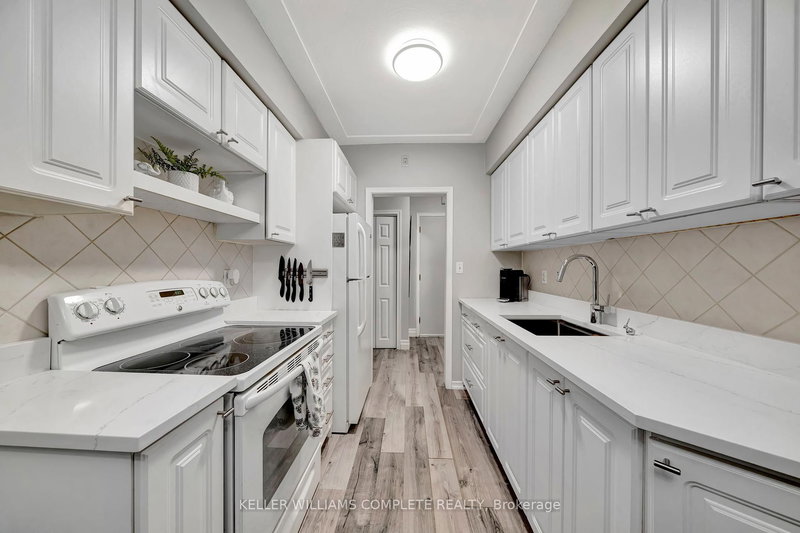 307 - 11 Woodman Dr S, Hamilton, L8K 4E3 | Image 3