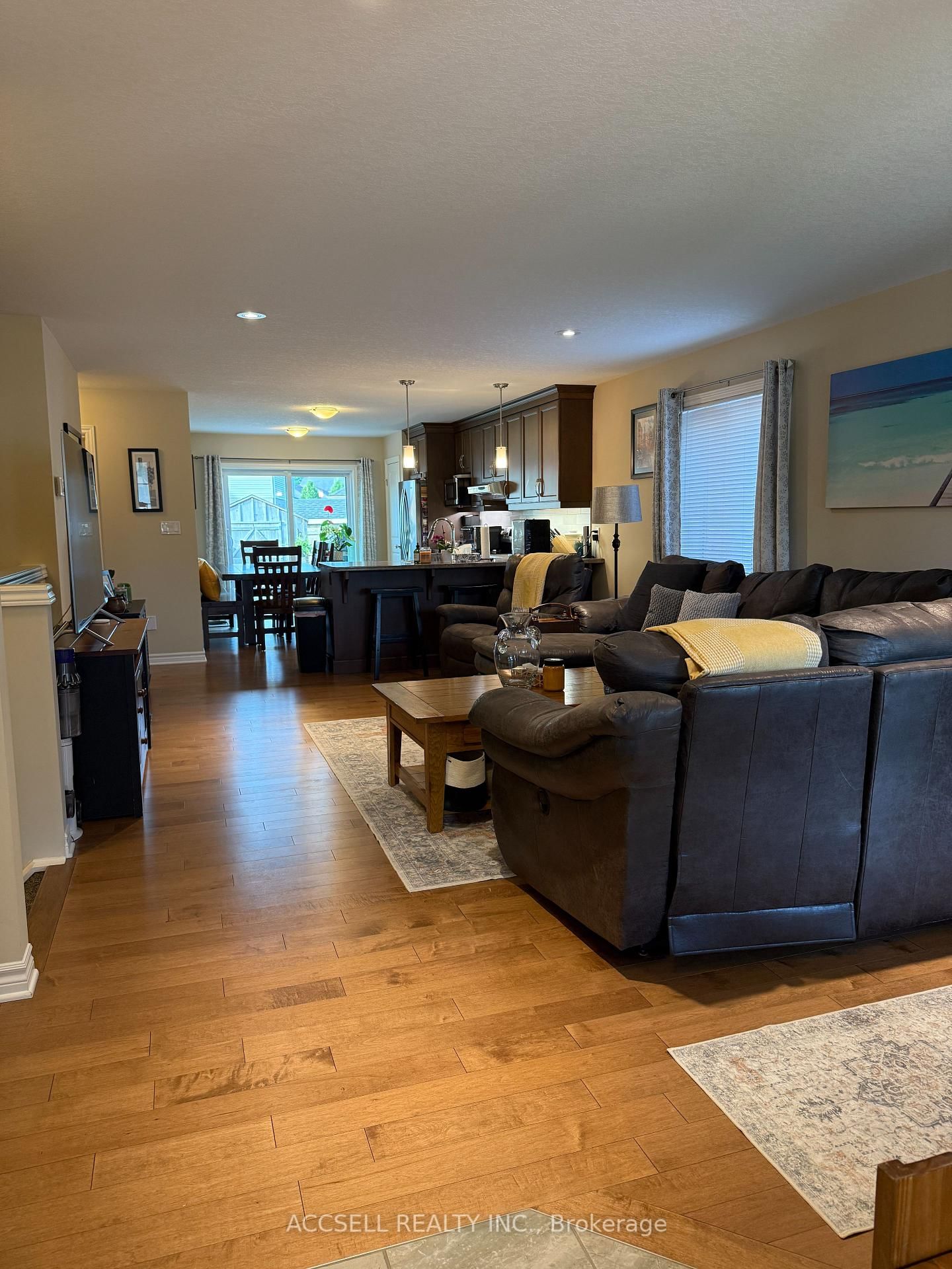 Listing Image 15