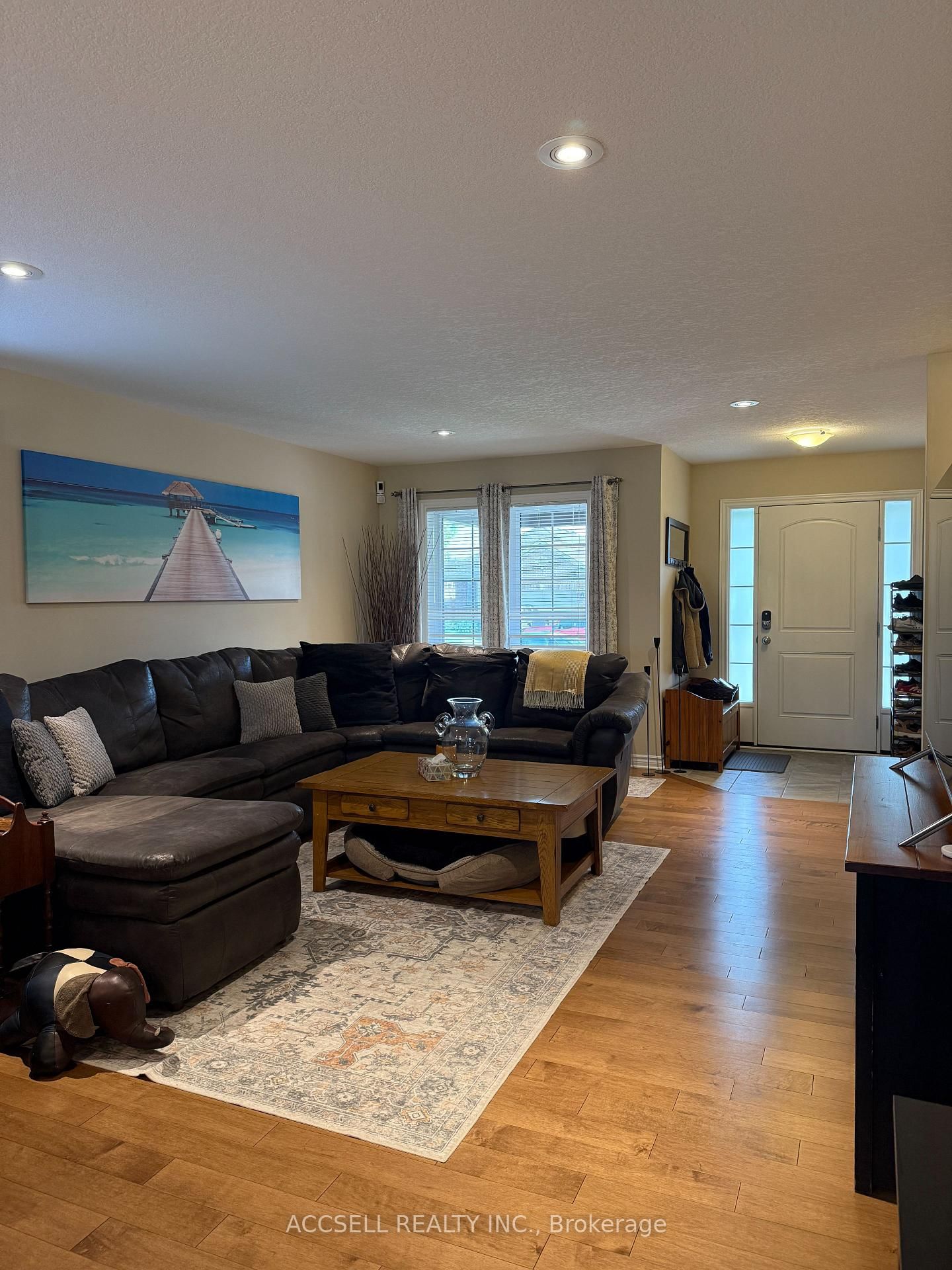 Listing Image 16
