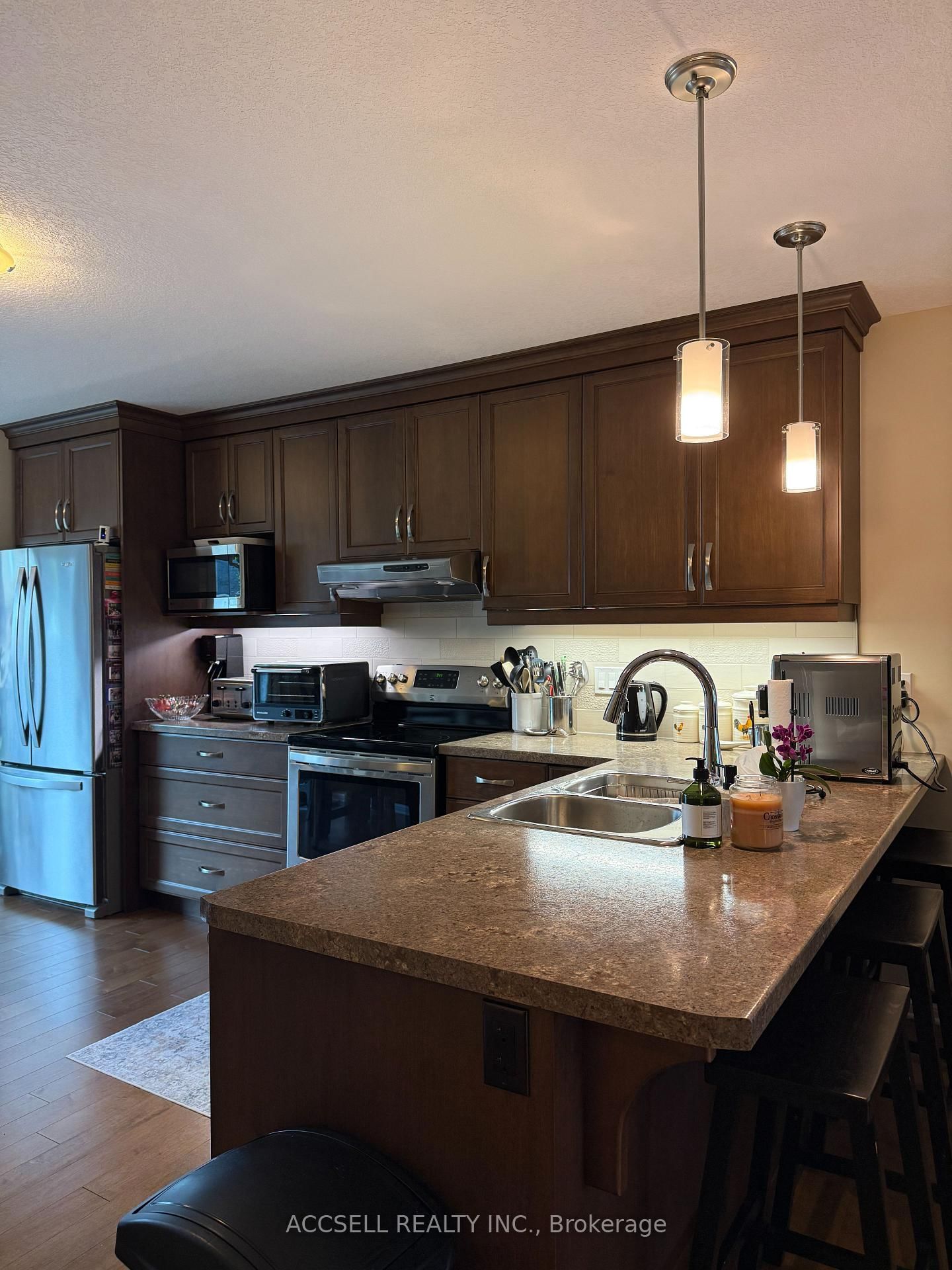 Listing Image 18