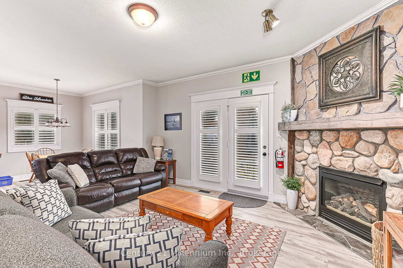 120 - 184 Snowbridge Way, Blue Mountains, L9Y 3Z2 | Image 3