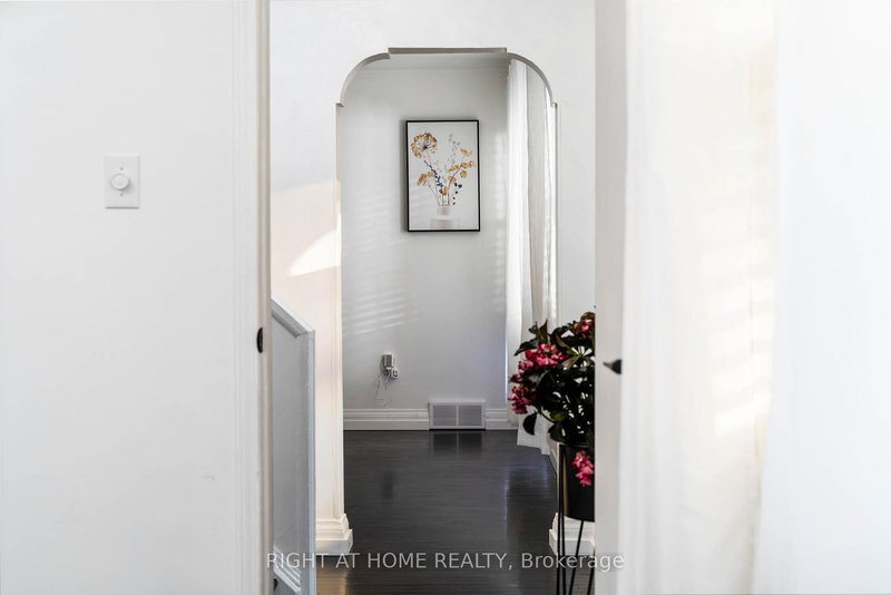 105 Glenridge Ave, St. Catharines, L2R 4X5 | Image 3