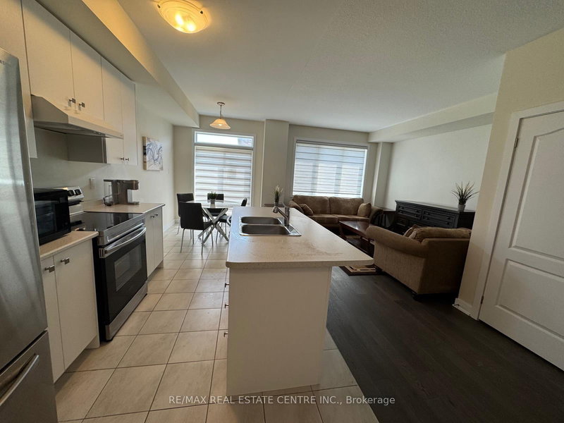 47 Rowlock St S, Welland, L3B 0M7 | Image 3