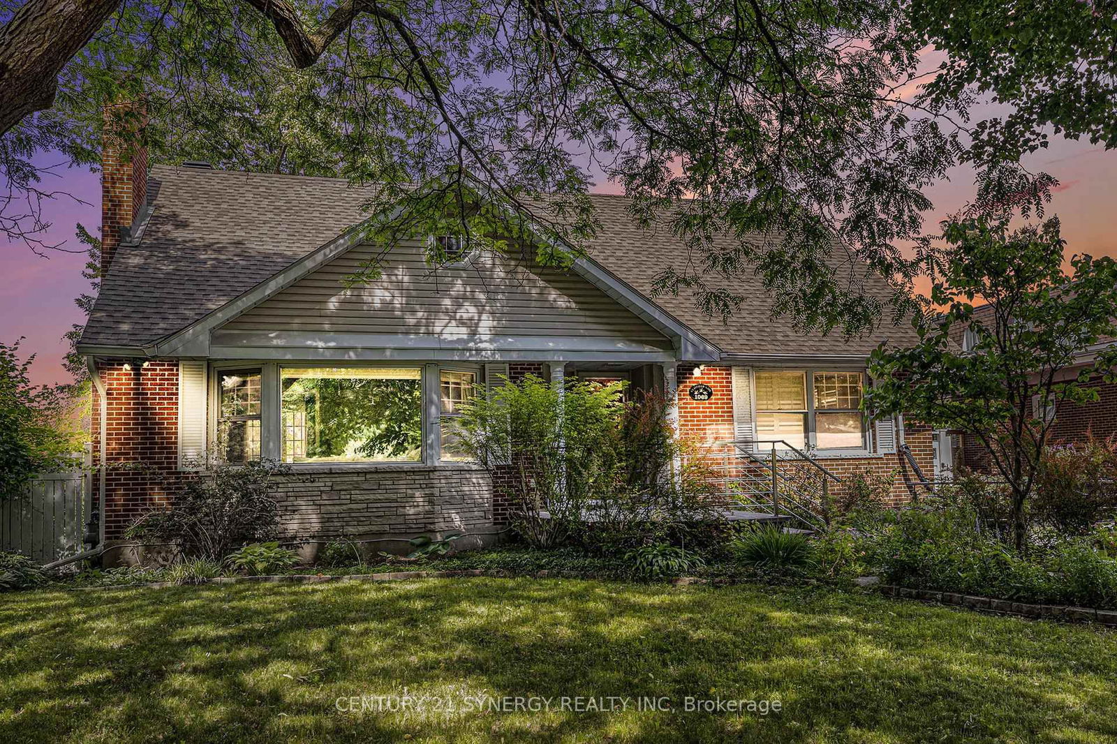 Listing photo 1