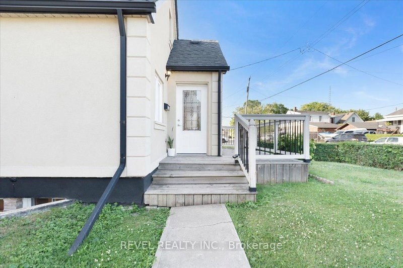 233 Normanhurst Ave, Hamilton, L8H 5N1 | Image 2