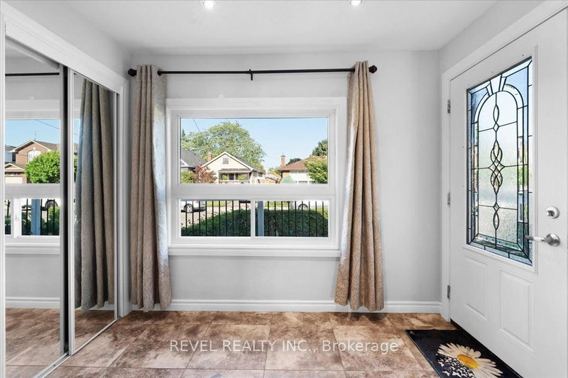 233 Normanhurst Ave, Hamilton, L8H 5N1 | Image 3