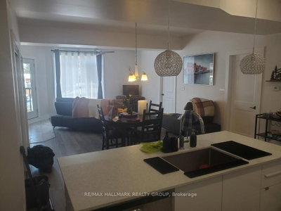 Unit 4 — W 117 Drummond Street W — photo 5