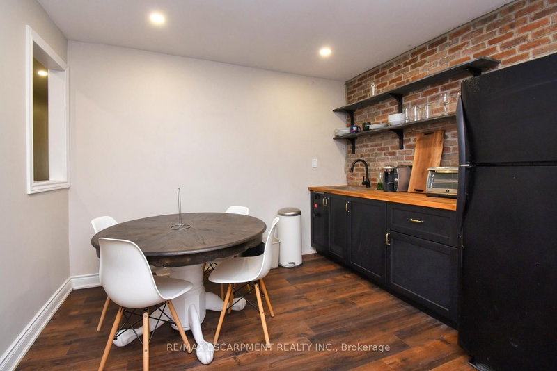 242 James St S, Hamilton, L8P 3B3 | Image 3