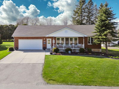 664 Maple St, Huron East - Brussels