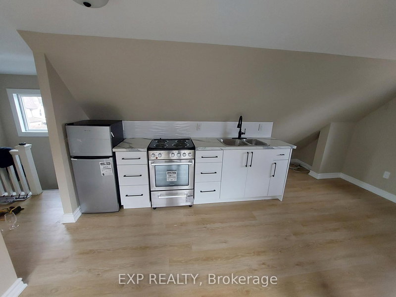 LOFT - 148 Gibson Ave, Hamilton, L8L 6J8 | Image 2