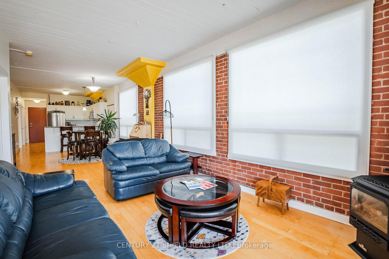 Listing Image 3