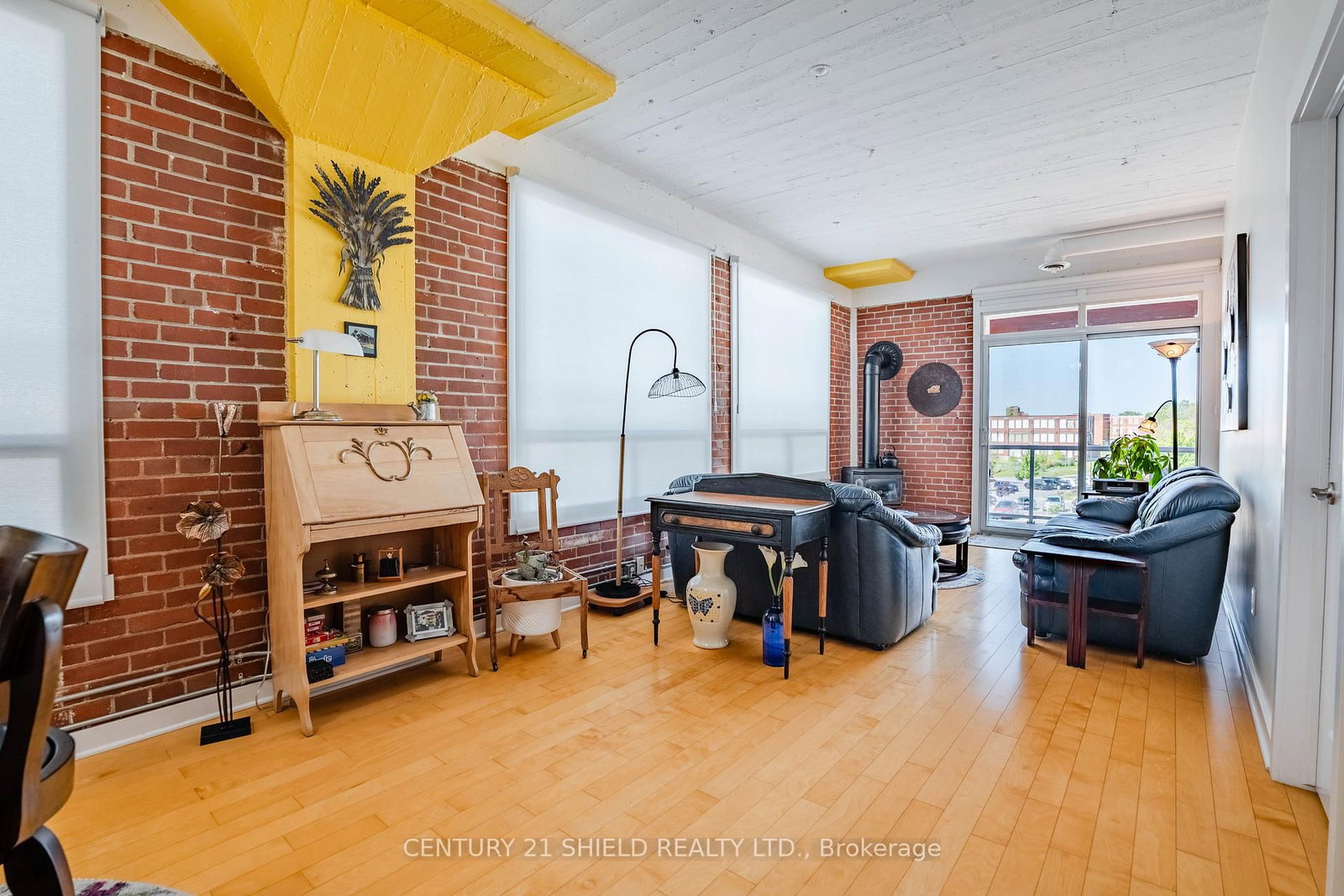 Listing Image 7