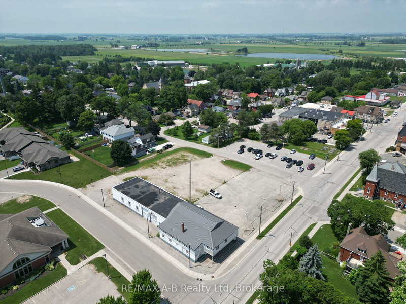 15 MILL St E, Perth East, N0K 1M0 | Image 2