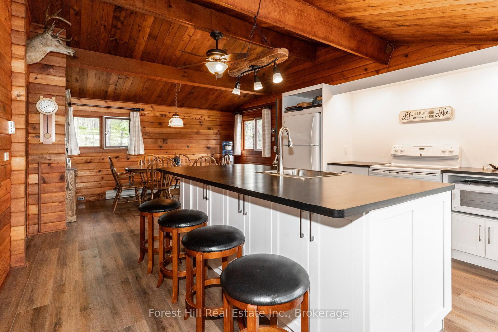 Listing Image 8