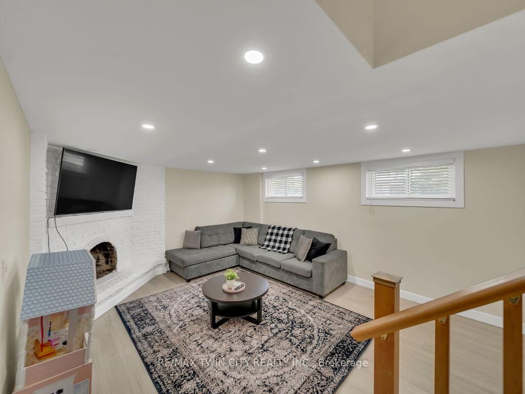 Listing Image 33