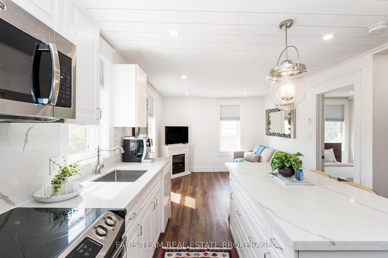 303 - 110 Sykes St N, Meaford, N4L 1S6 | Image 2