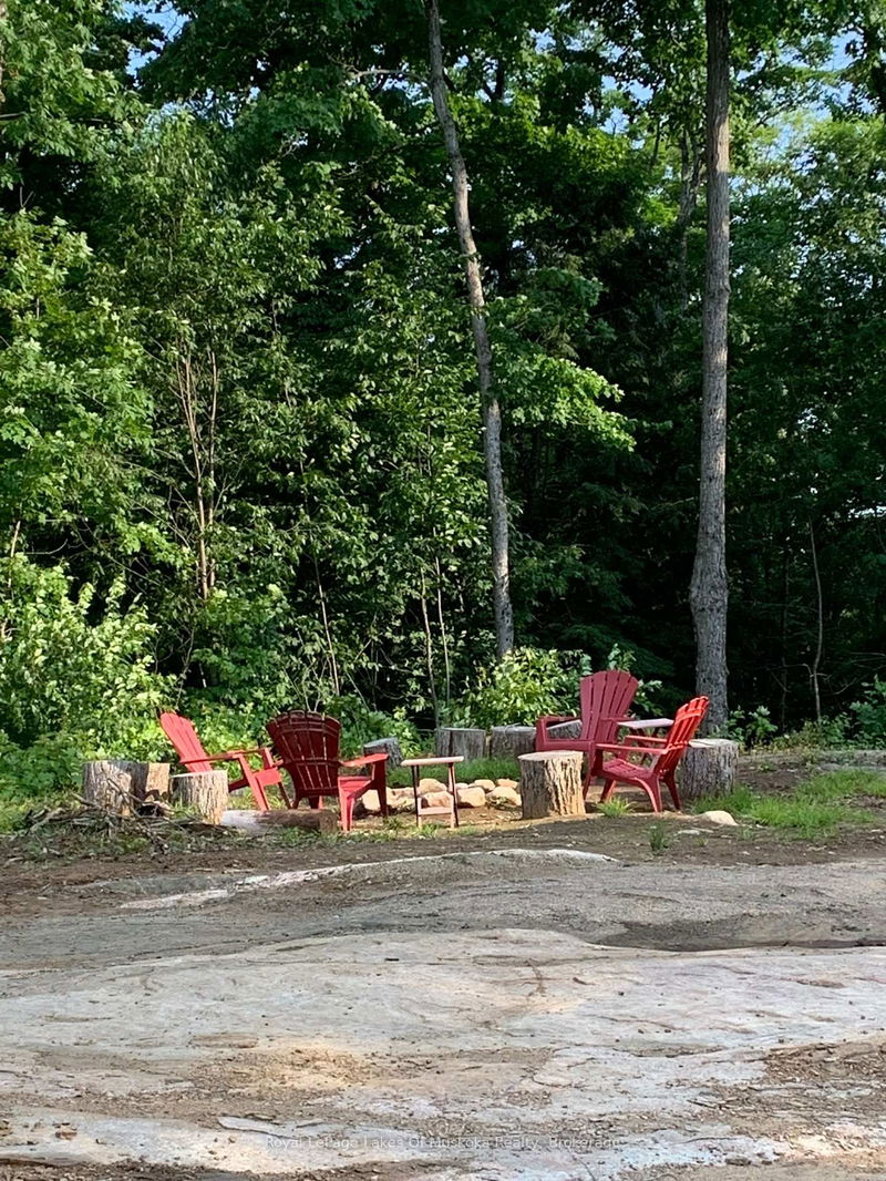 000 Dickie Lake Rd, Lake of Bays - Mclean image-0-0