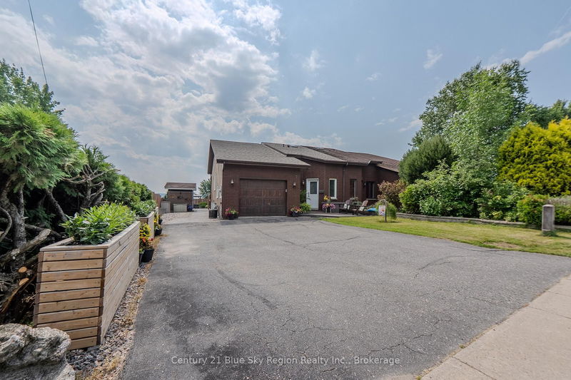 687 Main St, Callander - Callander image-0-0
