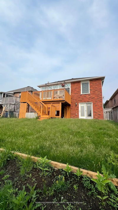 1055 Baker St, Peterborough North - 1 North image-0-2