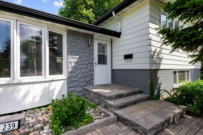 239 TOMPKINS Ave, Orleans - Bilberry Creek/Queenswood Heights image-0-1