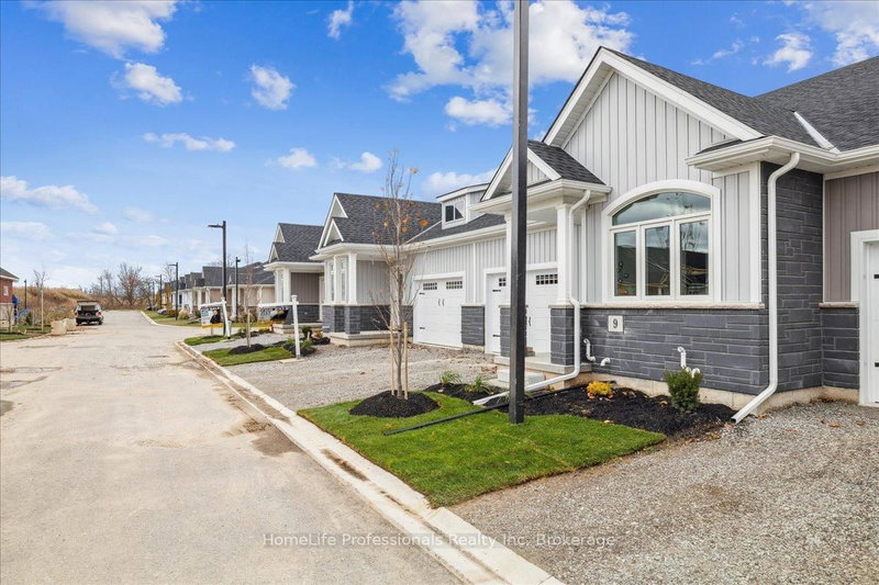 9 Wiley Tr, Welland, L3C 0K5 | Image 3