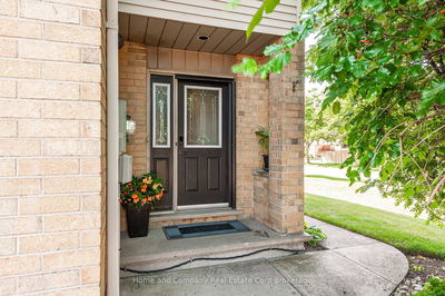 421 Greenwood Dr, Stratford - Stratford image-0-1