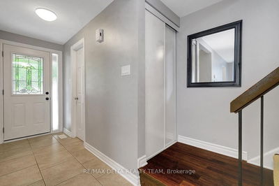 337 Bonair Dr, Orleans - Queenswood Heights South image-0-4