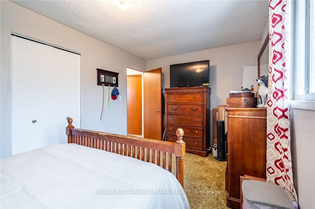 Semi-Detached House for sale at 97 Guildwood Drive, Hamilton, Ontario, L9C 6S3 - Gurnett - MLS: X12260195