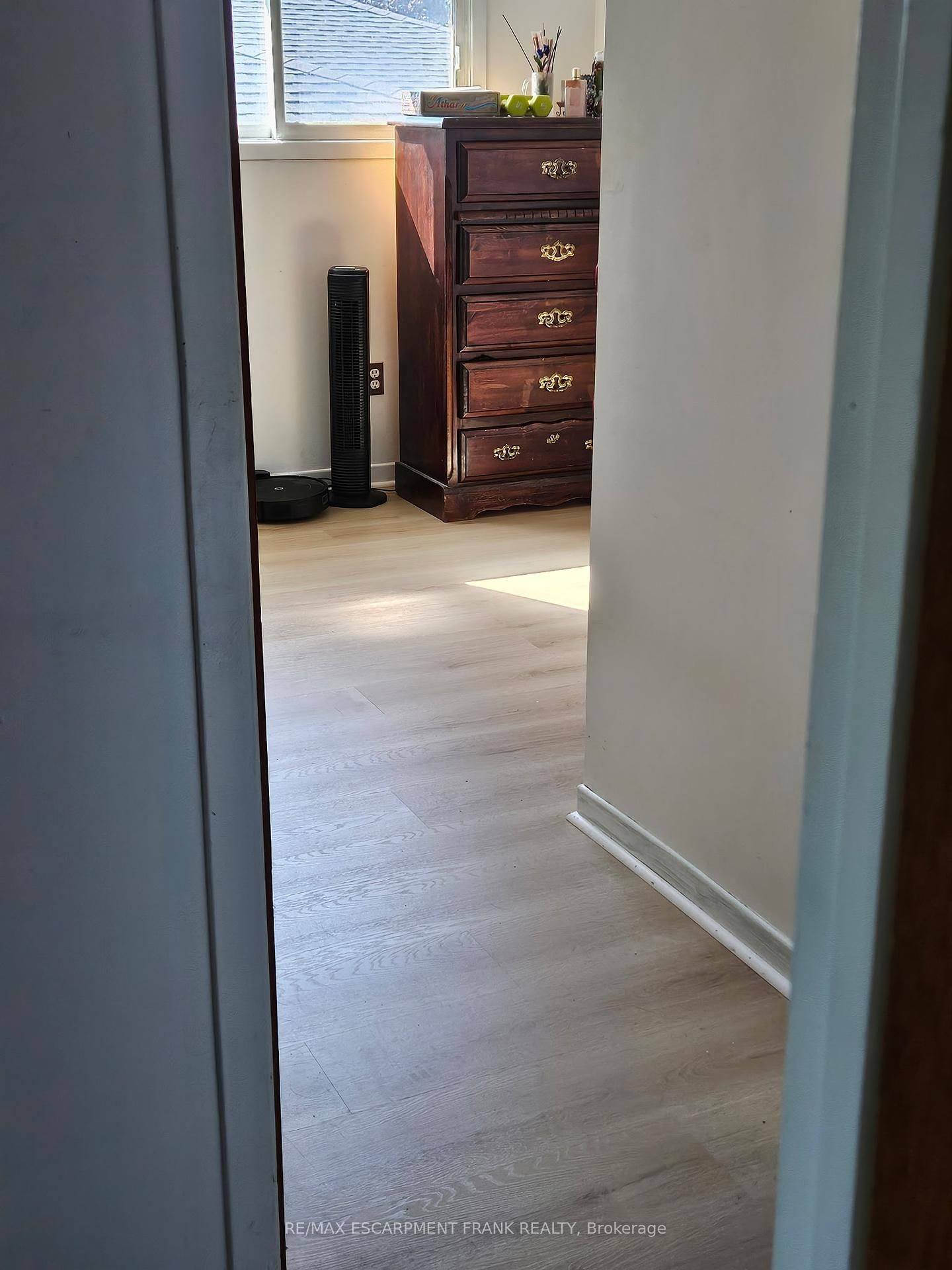 Semi-Detached House for sale at 97 Guildwood Drive, Hamilton, Ontario, L9C 6S3 - Gurnett - MLS: X12260195