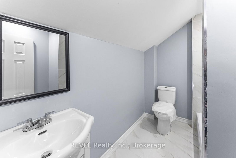 UPPER - 30 Division St, St. Catharines, L2R 3G2 | Image 3