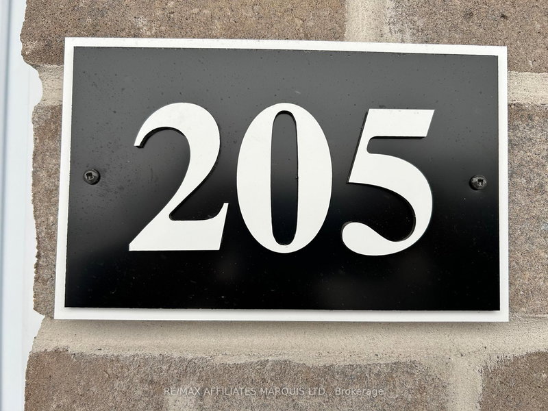 205 - 229 WATER St E, Cornwall, K6H 1A2 | Image 2