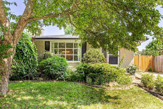 2 Surrey Crescent