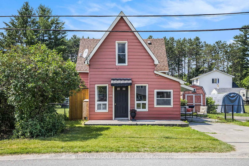 10 Neilson St, McNab/Braeside, K7S 3G2 | Image 2